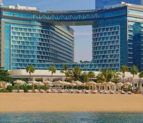 1 BR, 65m2, infinity pool, West Beach, up to 4 guests